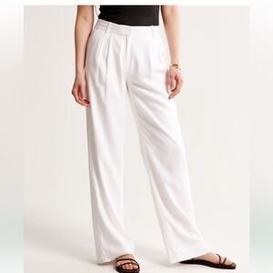A&F Sloane Low Rise Tailored Linen-Blend Pant
